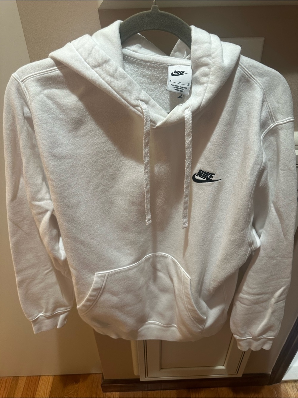 Nike White Men’s Pullover Hoodie with Black Swoosh